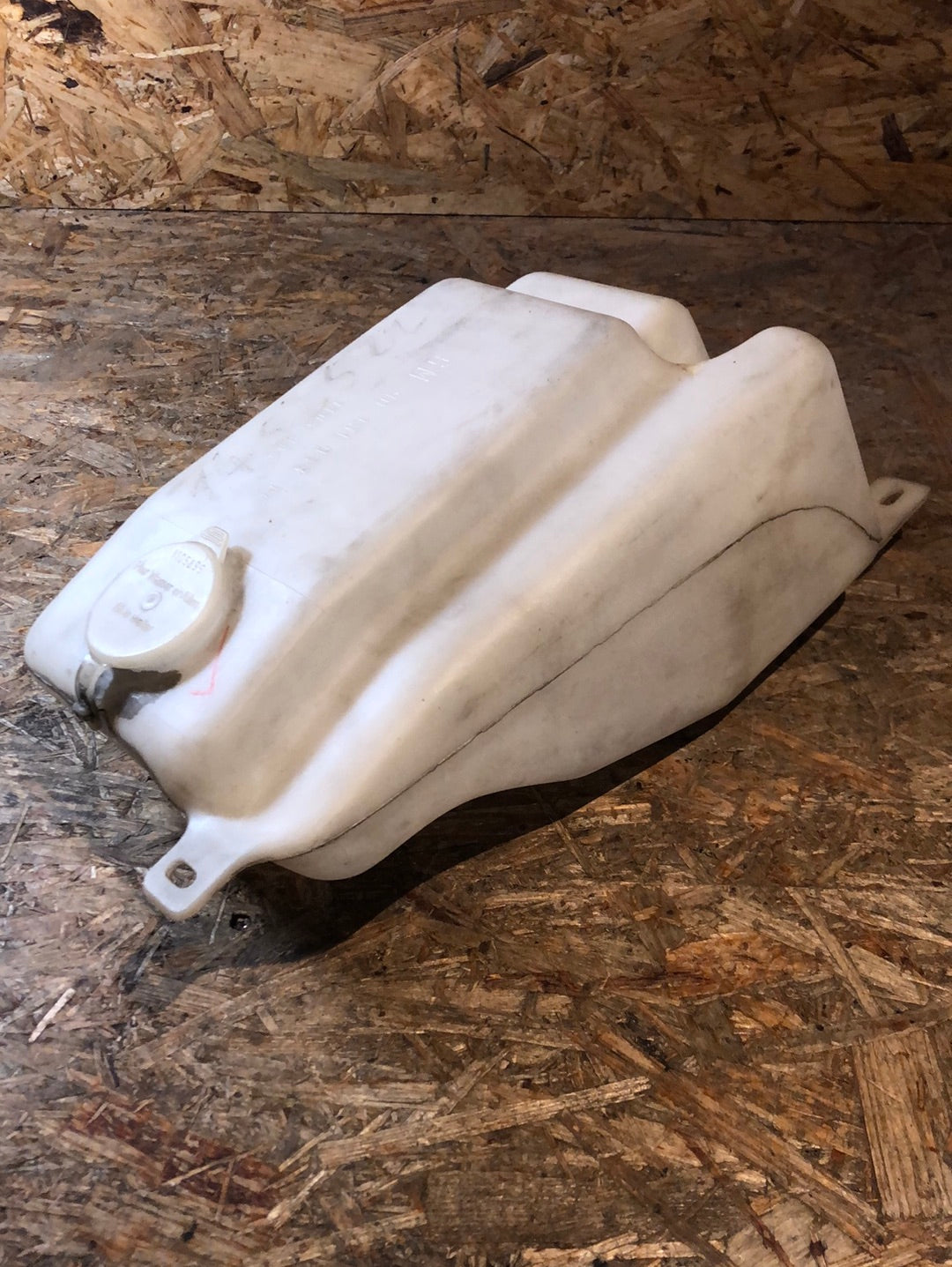 Original GM Opel Kadett E Wischwasserbehälter Scheinwerfer Neu