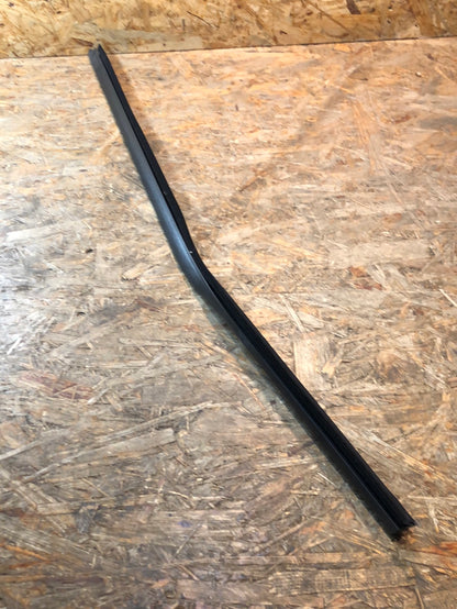 Original GM Opel Astra G 3-Türer Gummiabdichtung Fensterschacht Vordertür Neu