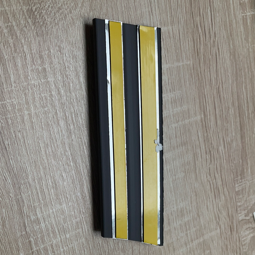 Original GM Opel Corsa A Blende links blau grau mit roten Streifen Neu
