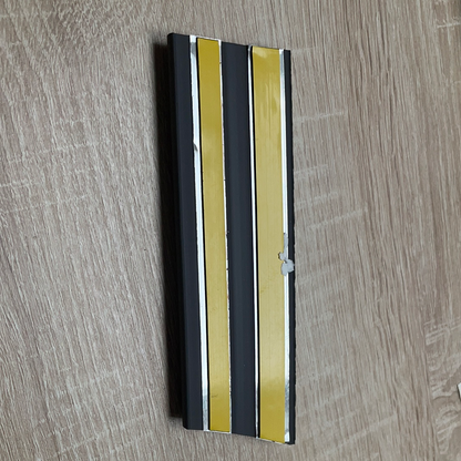 Original GM Opel Corsa A Blende links blau grau mit roten Streifen Neu