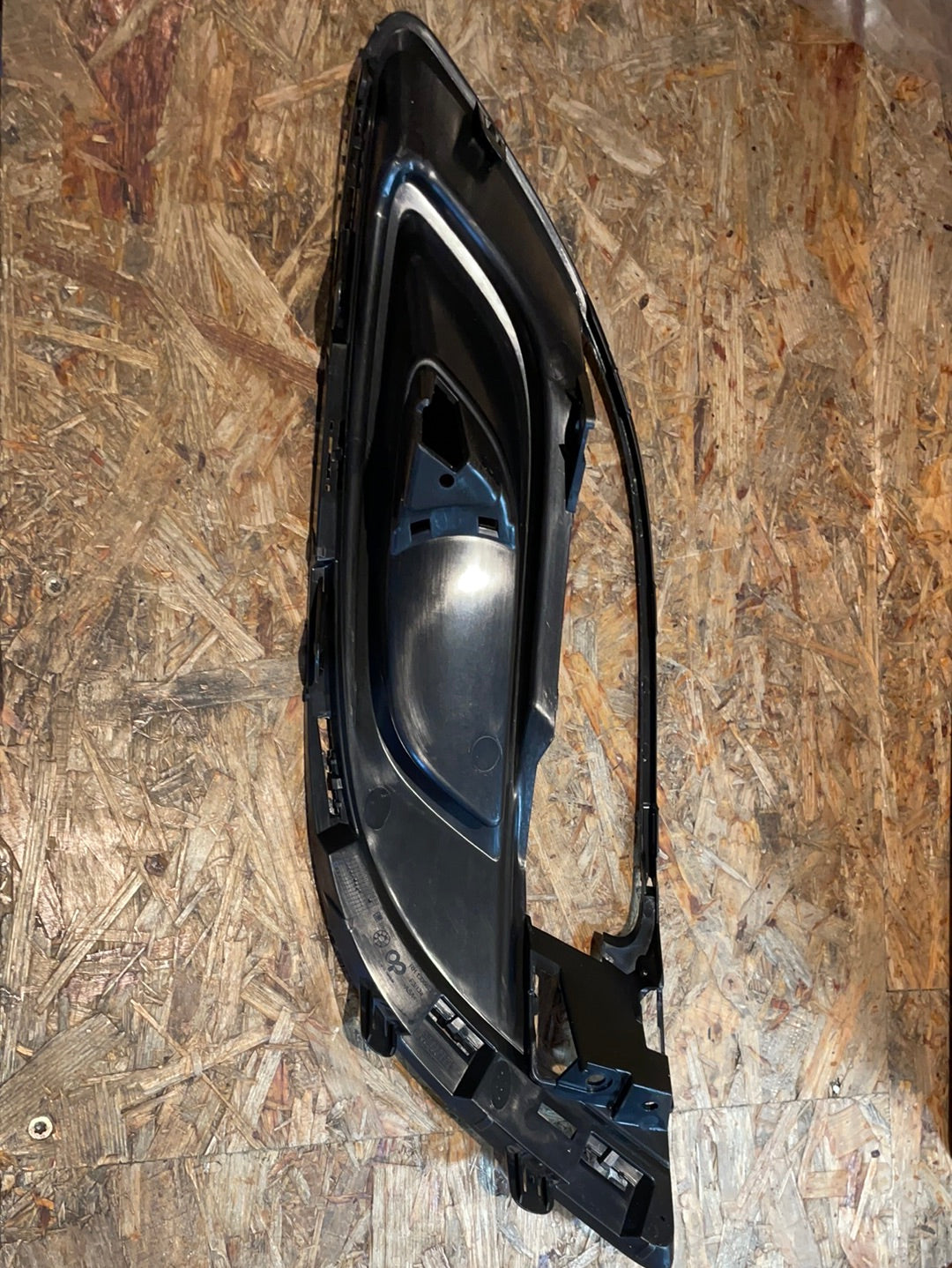 Original GM Opel Astra J Einsatz Stoßfänger vorne rechts Neu