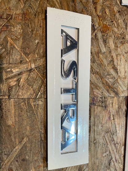 Original GM Opel Astra J Schriftzug „Astra“ hinten Neu