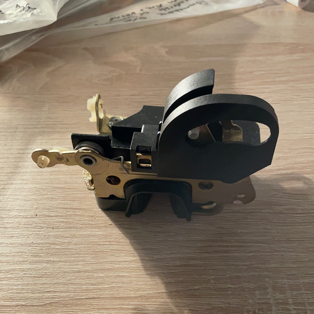 Original GM Opel Astra F Türschloss vorne links Neu