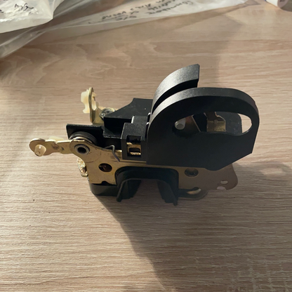 Original GM Opel Astra F Türschloss vorne links Neu