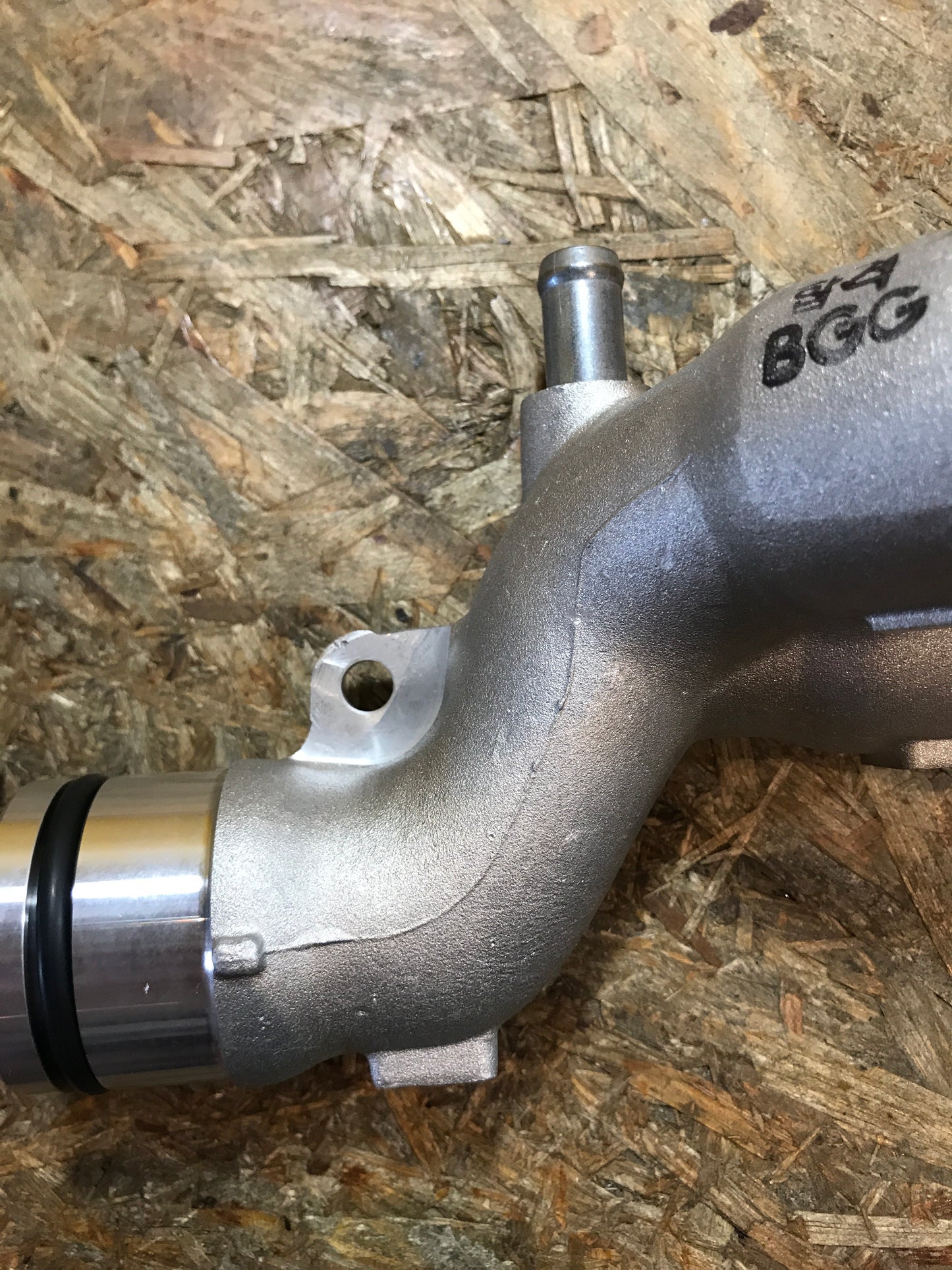 Original Opel Antara Rohr Wasserpumpe NEU
