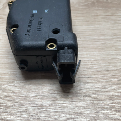 Original GM Opel Corsa A Kadett E Steuerung Zentralverriegelung hinten Neu