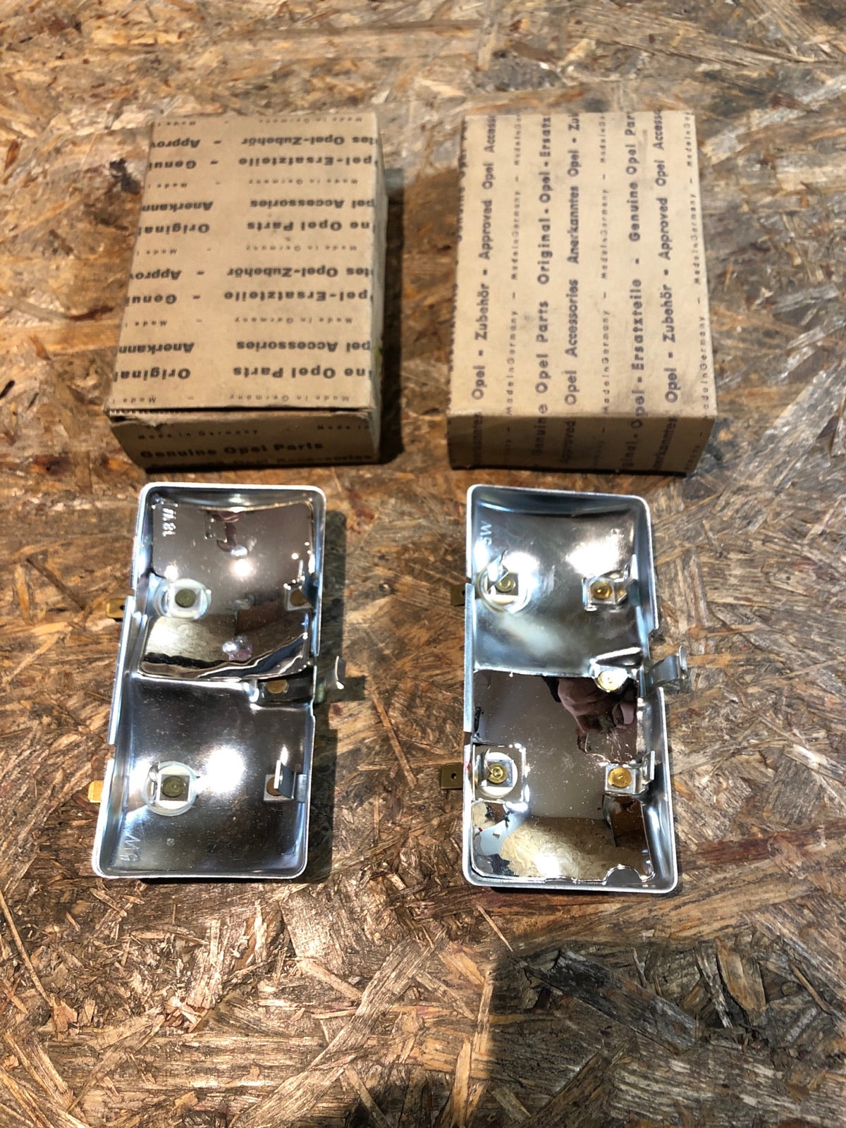 Original Opel Rekord A Einsatz Glühlampe links und rechts Neu