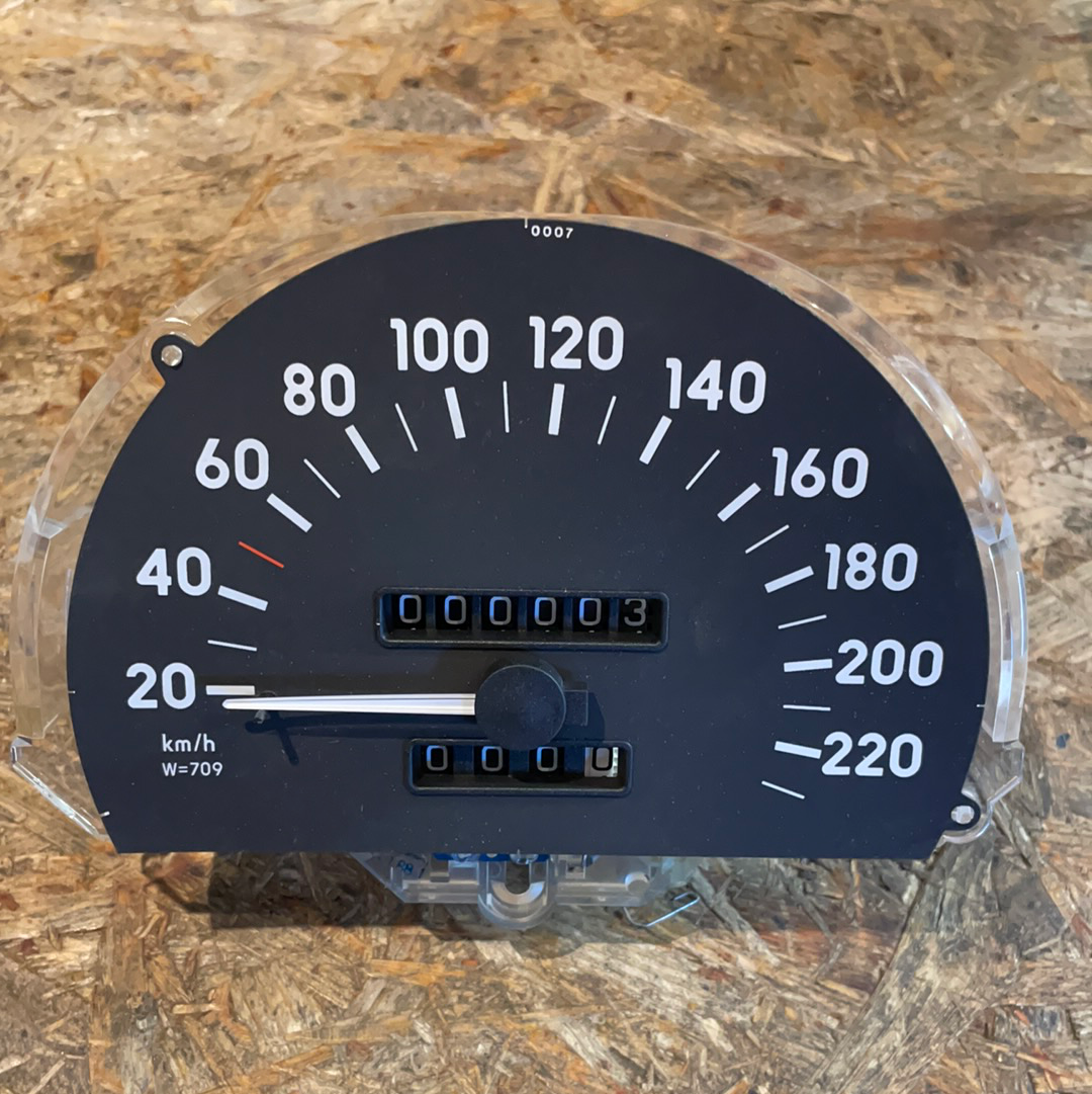 Original GM Opel Omega A Tachometer mit Tageskilometerzähler Neu