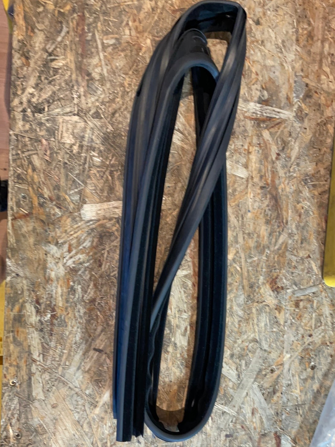 Original GM Opel Astra H Abdichtung Fensterführung Vordertüre links Neu