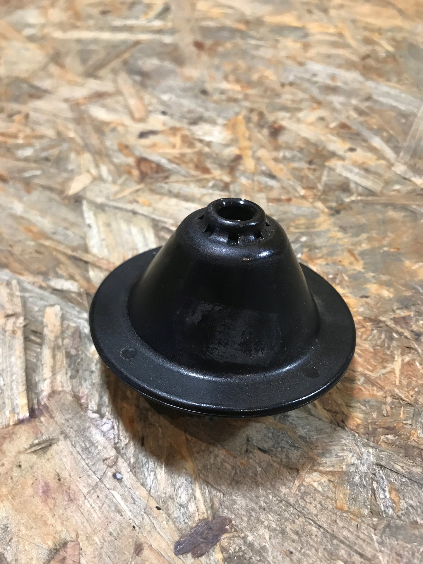 Original Opel Kadett E Halterung Schraube Reserverad NEU