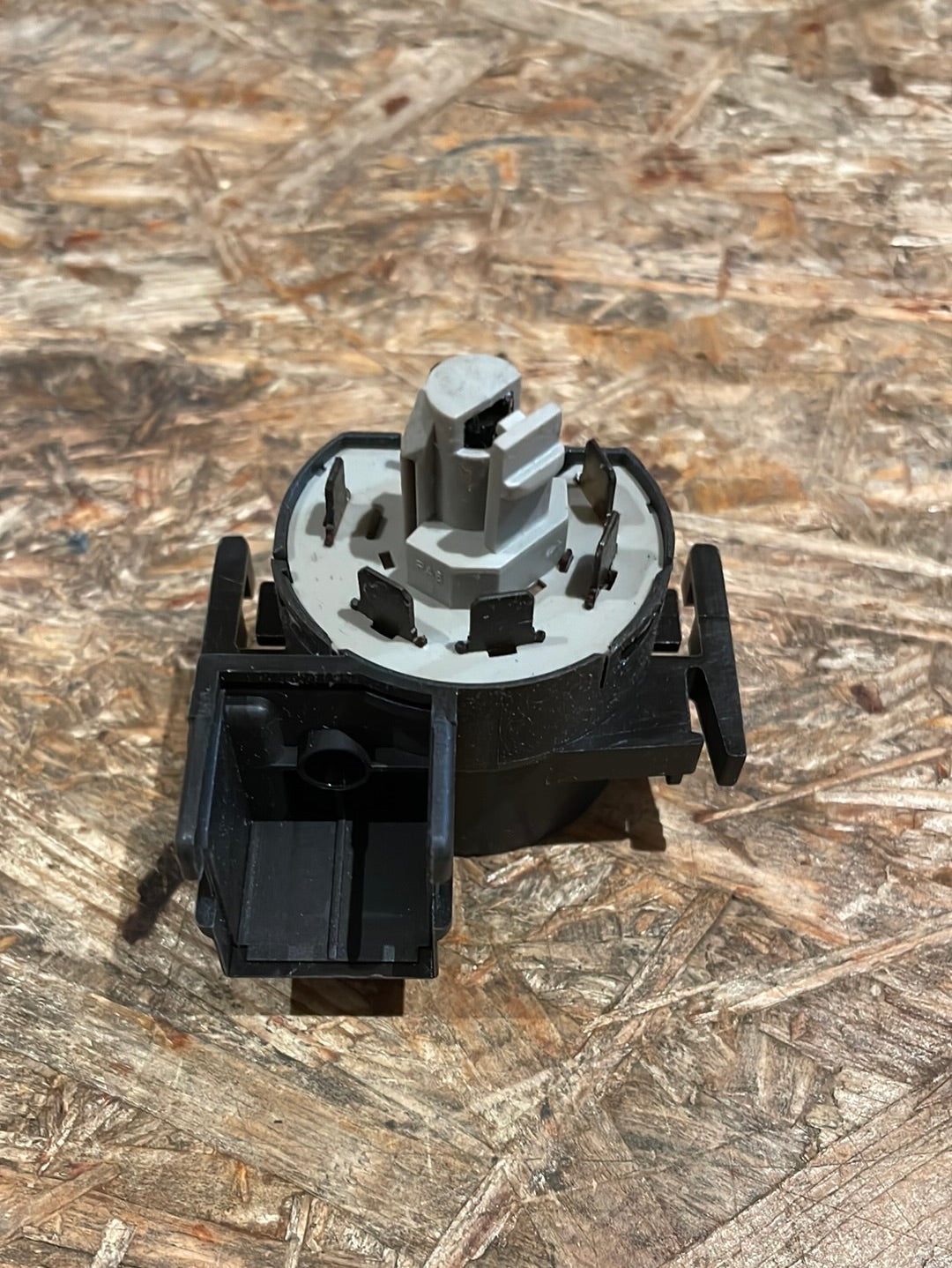 Original GM Opel Corsa C F08, F68 1,2 Twinport Zünd-/Startschalter Neu