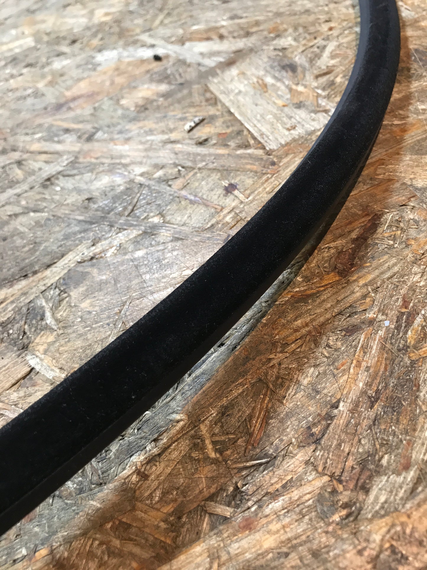 Original Opel Astra F 3-Türig Fensterführung vorne links schrägheck NEU