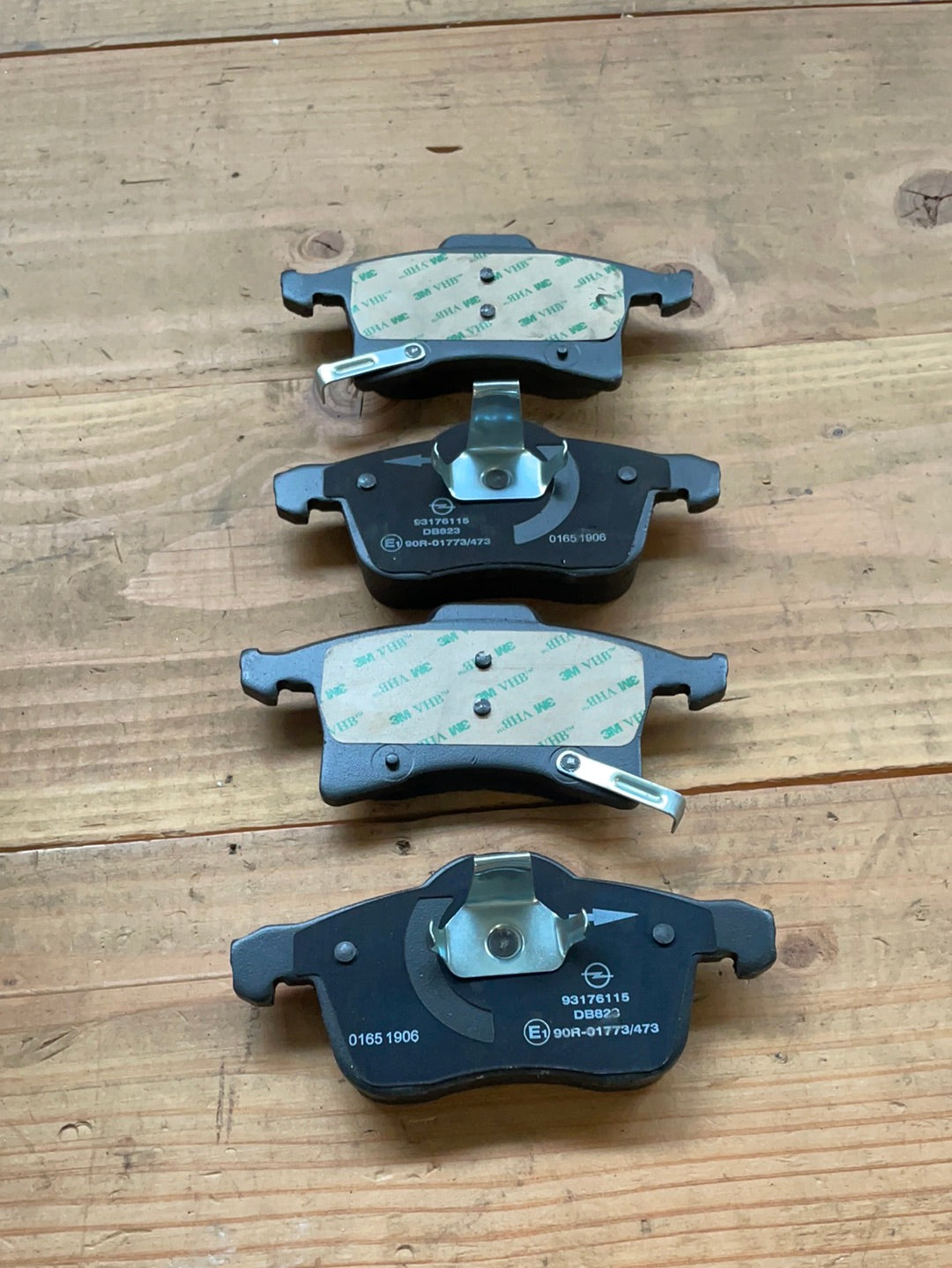 Original GM Opel Astra H Zafira B Combo Bremsscheibe vorne + Beläge Neu