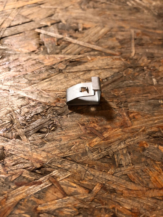 Original GM Chevrolet Metallclip Stoßstange vorne Neu