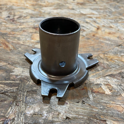 Original GM Opel Ascona C Astra F Corsa A/B Kadett E Vectra A Führungshülse Kupplung Neu
