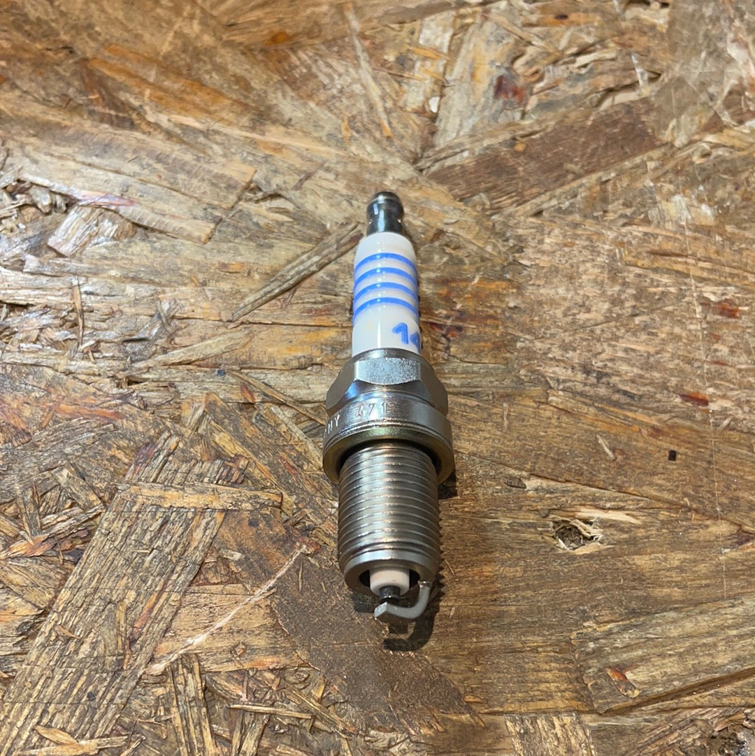 Original GM Opel Vectra A Astra F C20XE 20XE Zündkerze Neu