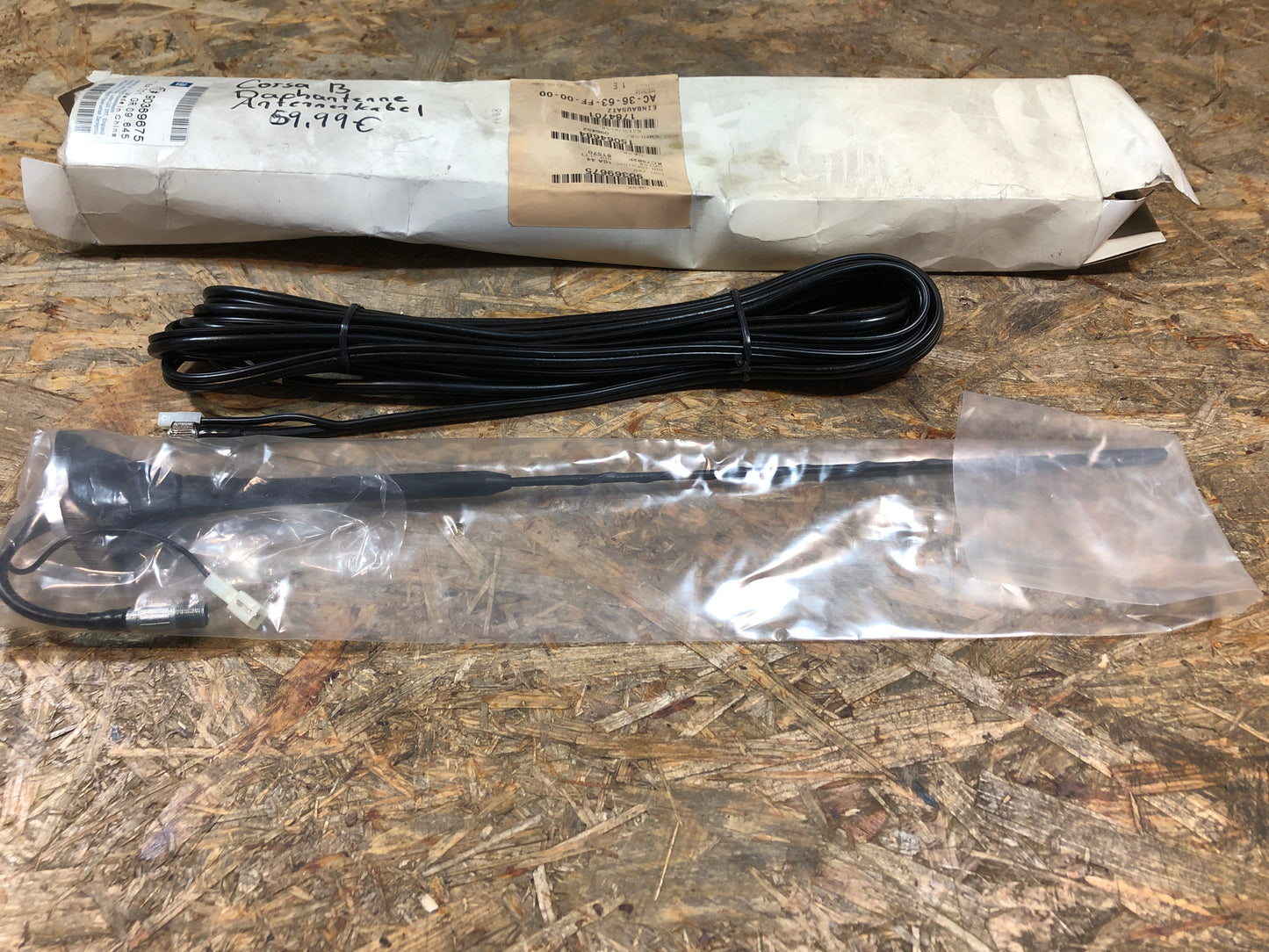 Original Opel Corsa Dachantenne und Kabel Neu