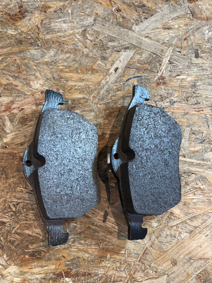 Original GM Opel Calibra A Vectra B 2,5i V6 1,6i 16V 1,8 Bremsbeläge Greenstuff vorne Neu