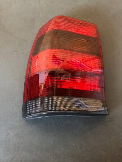 Original GM Opel Omega A Heckleuchte links Neu