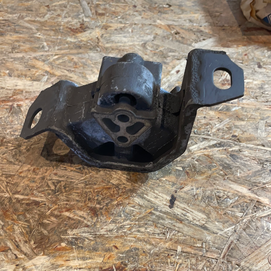 Original GM Opel Astra F Motorlager vorne links Neu