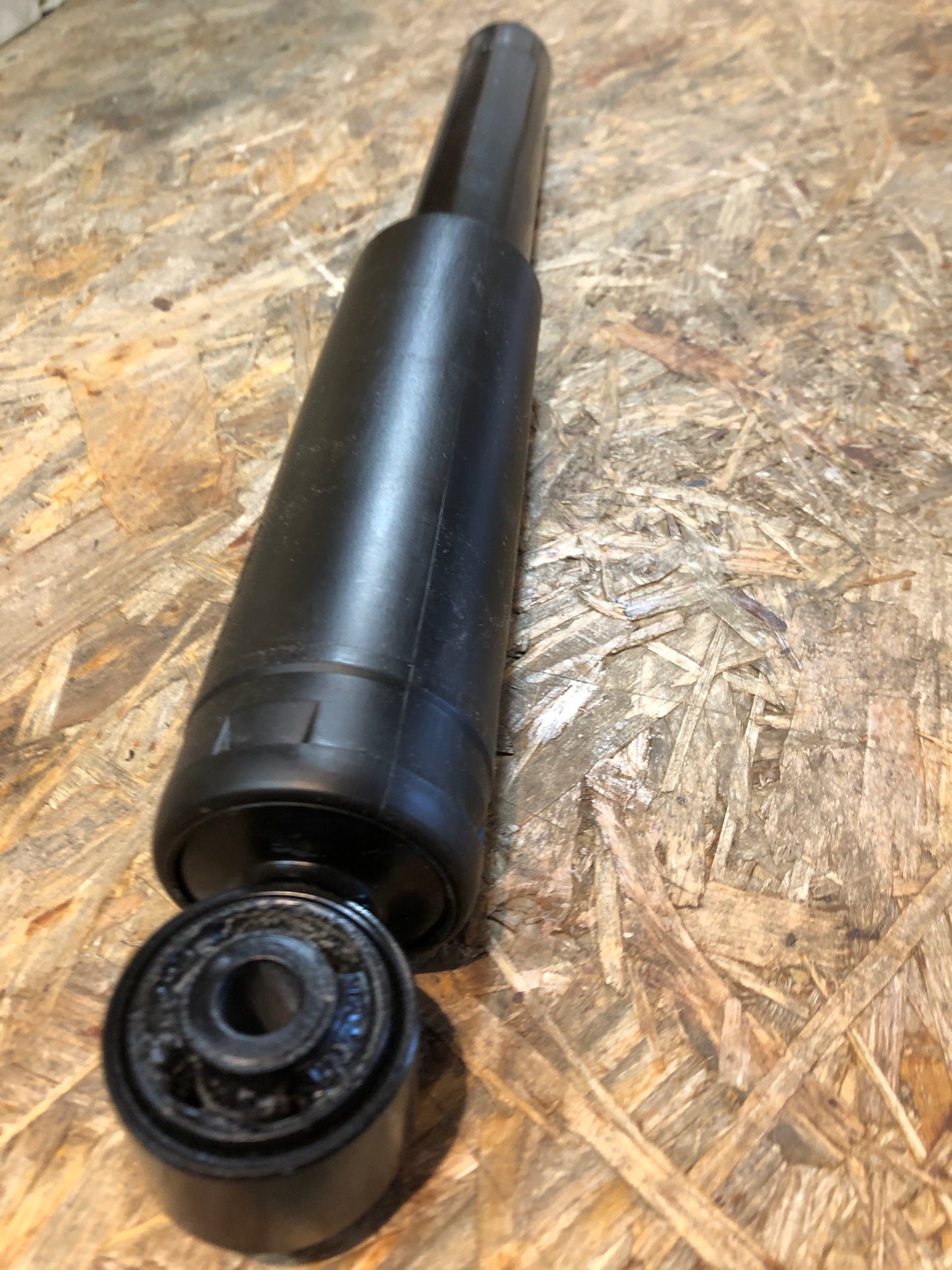 Original GM Opel Kadett E Stoßdämpfer Hinten Neu