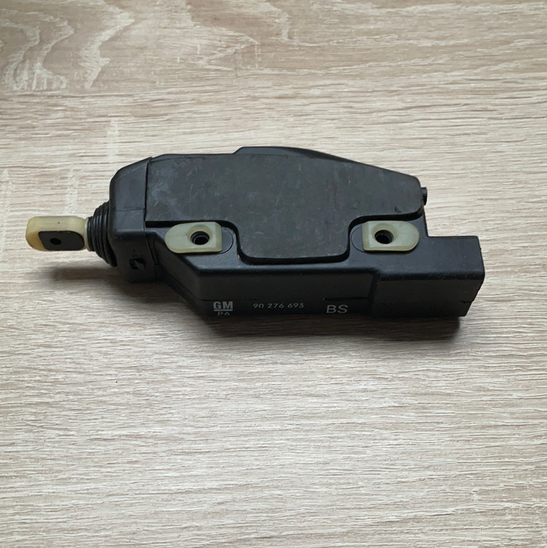 Original GM Opel Omega A Senator B Motor Türverriegelung vorne rechts Neu