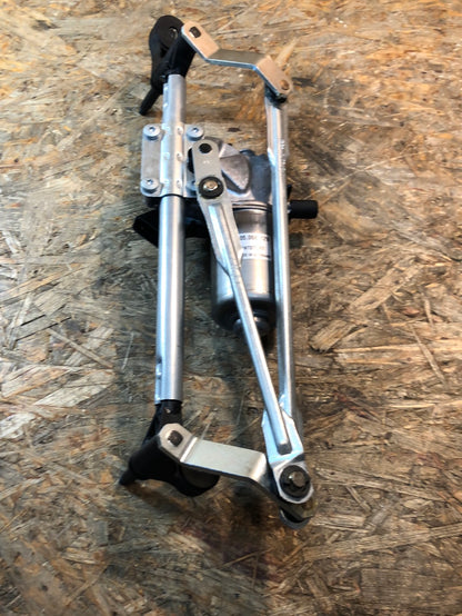 Original GM Opel Corsa D E Wischergestänge mit Motor vorne Neu