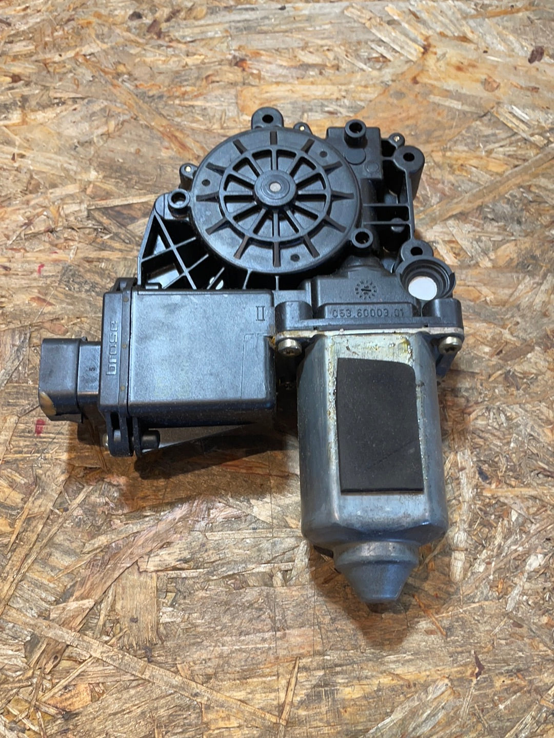 Original GM Opel Omega B Fensterhebermotor Vordertür links Neu