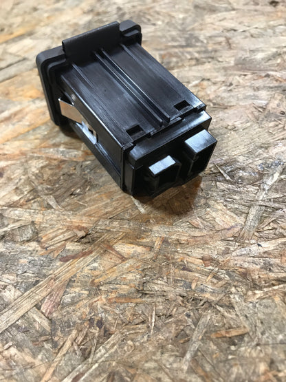 Original Opel Meriva B 1.3 1.4 CDTI 16V Schaltfläche Eingang AUX USB-Anschluss NEU