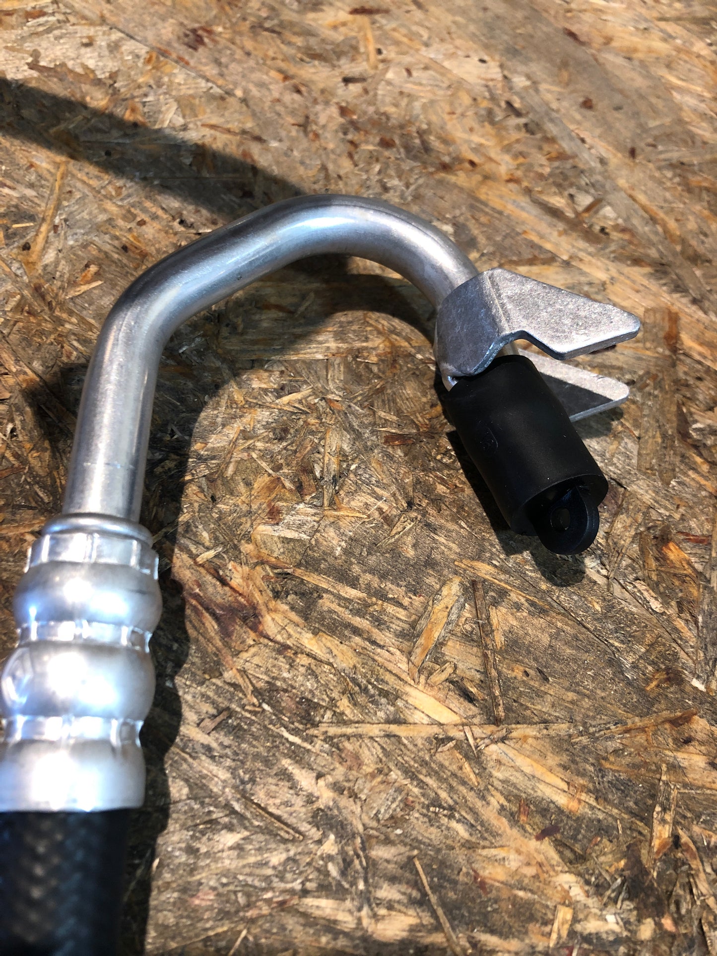 Original GM Opel Vivaro A 1,9L Rohr Hilfskraftlenkung am Behälter Neu