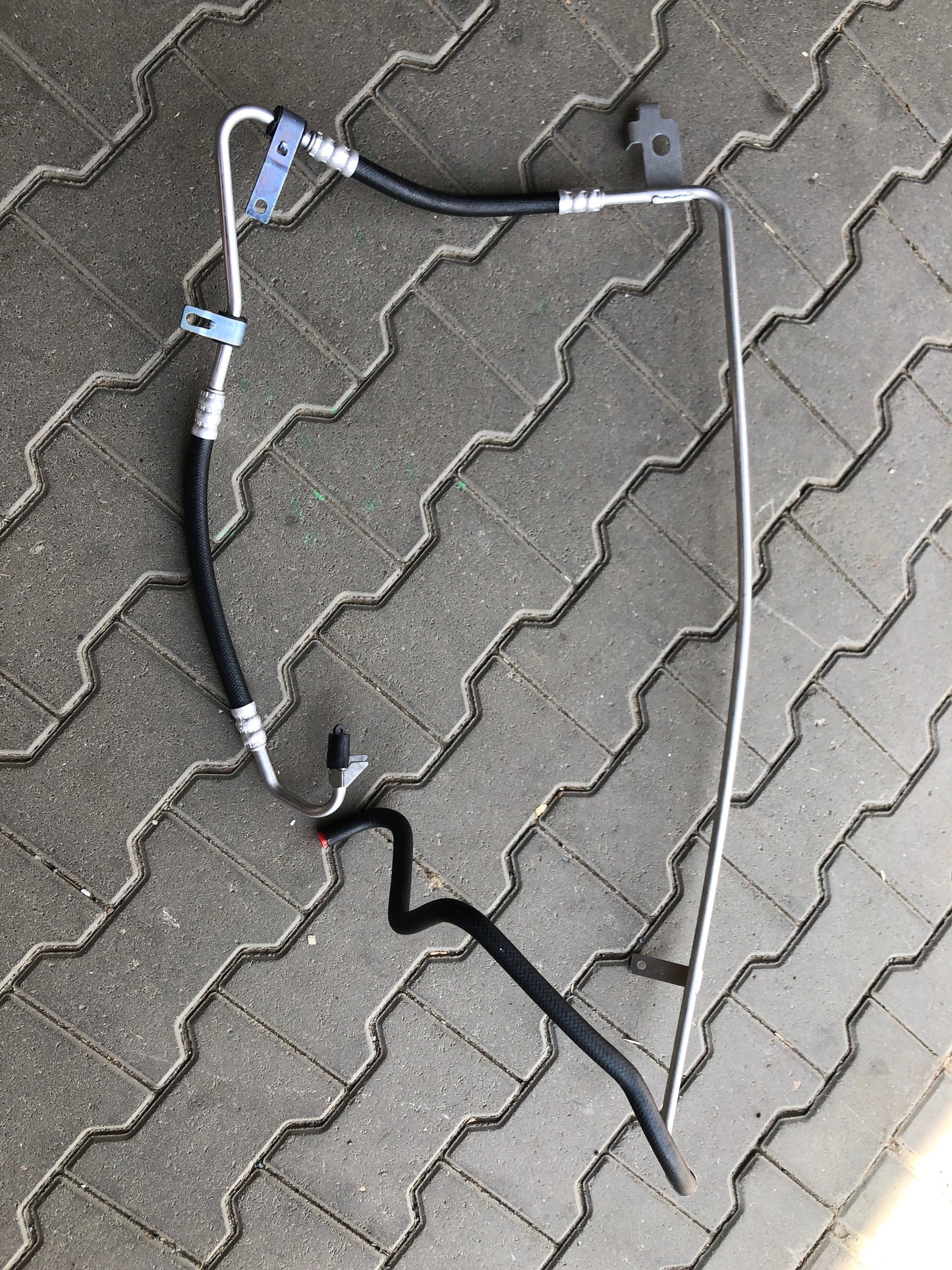 Original GM Opel Vivaro A 1,9L Rohr Hilfskraftlenkung am Behälter Neu