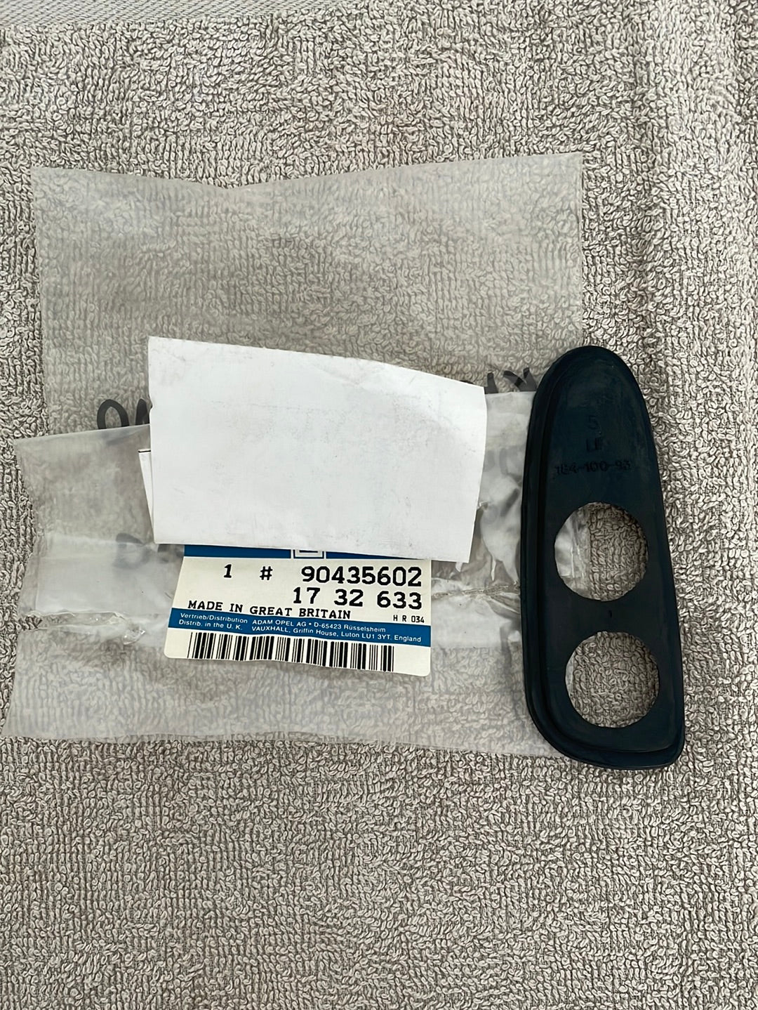 Dichtung Fuß hinten Links Omega B Original GM Opel Neu