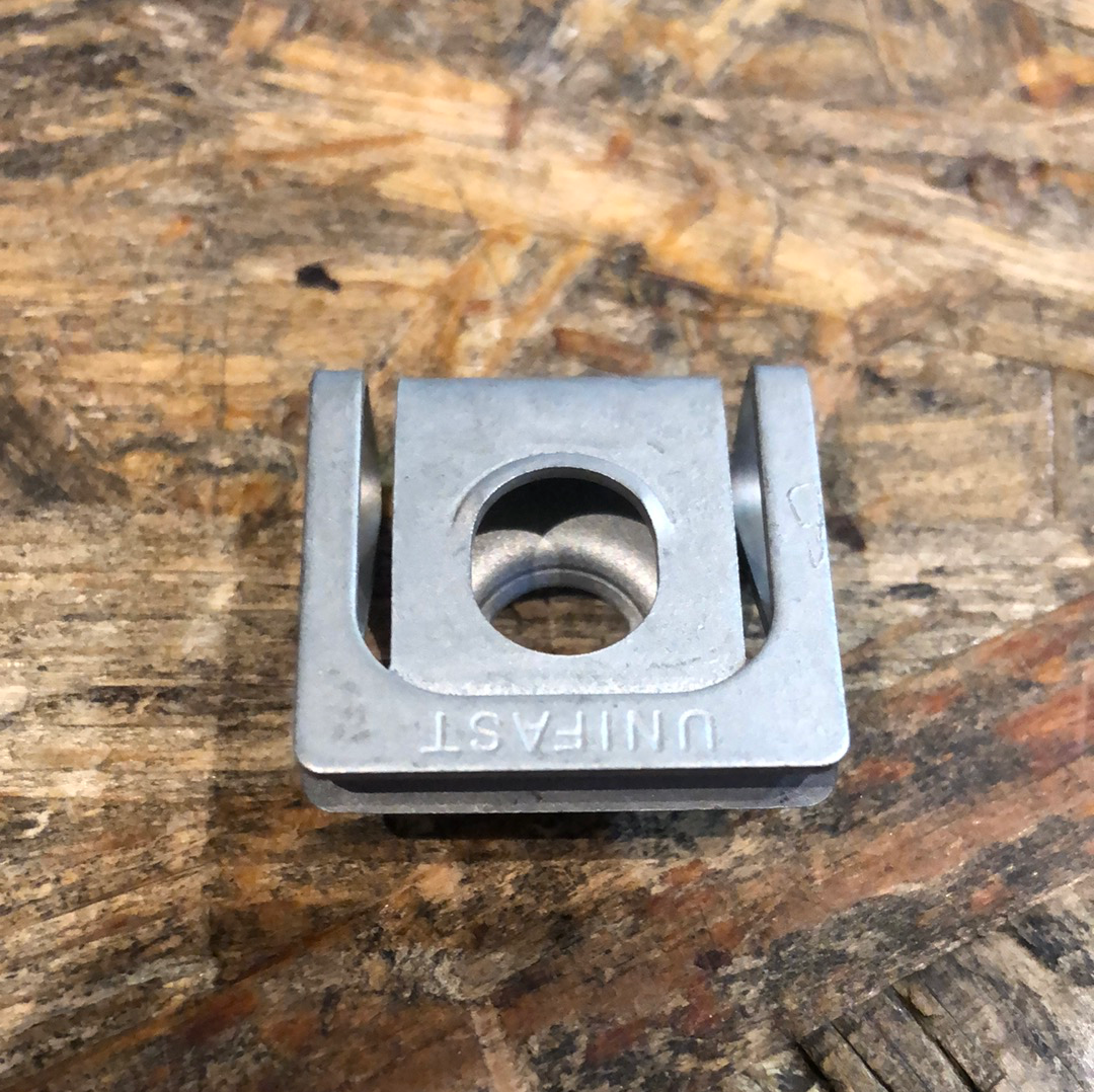 Original GM Opel Astra J Zafira C Klemmmutter Unterschutz Neu