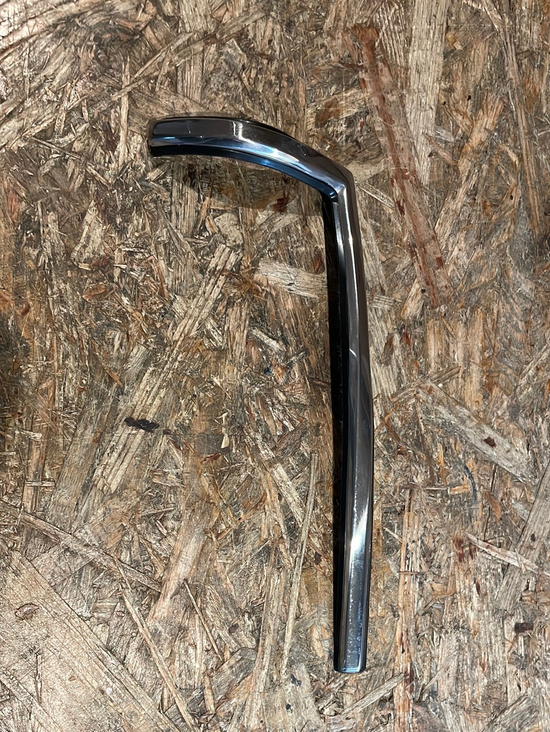 Original GM Opel Ascona C Zierleiste Seitenwand hinten senkrecht rechts Neu