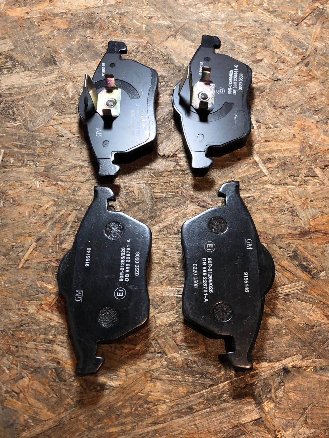 Original GM Opel Calibra Vectra B 1.6 1.8 2.0 Bremsklötze Neu