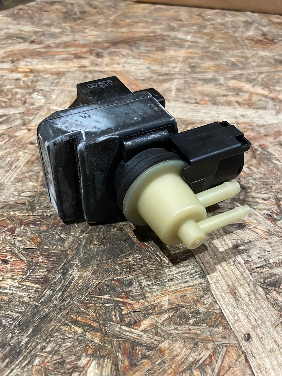 Original GM Opel Movano A Vivaro Magnetventil Abgasrückführung Neu