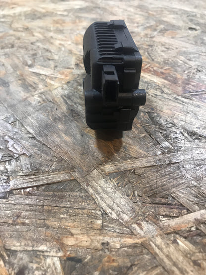 Original Opel Astra H Corsa C Meriva A Corsa C Verriegleung Klappe Tank NEU