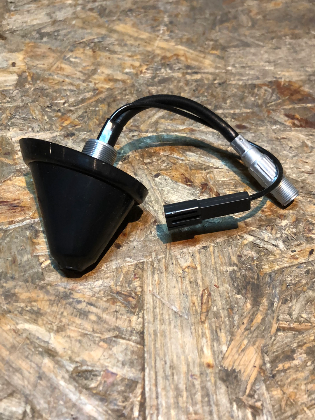 Original GM Opel Corsa B Antennenfuß Neu