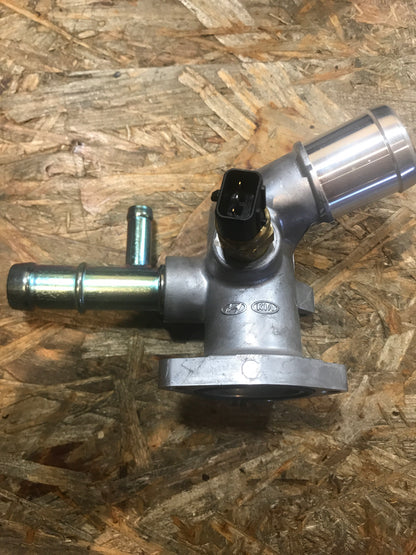 Original Hyundai i20 / Accent / i30 Flansch Wasserverteiler NEU