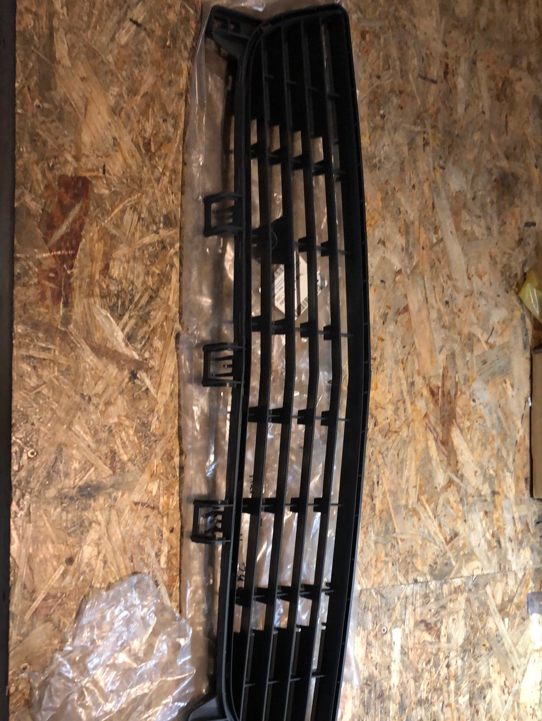 Original GM Opel Meriva A Kühlergrill unten Neu