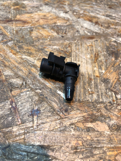 Original GM Opel Mokka Gas Ventil Thermostat Körper Heizung Rohr Anschluss Neu