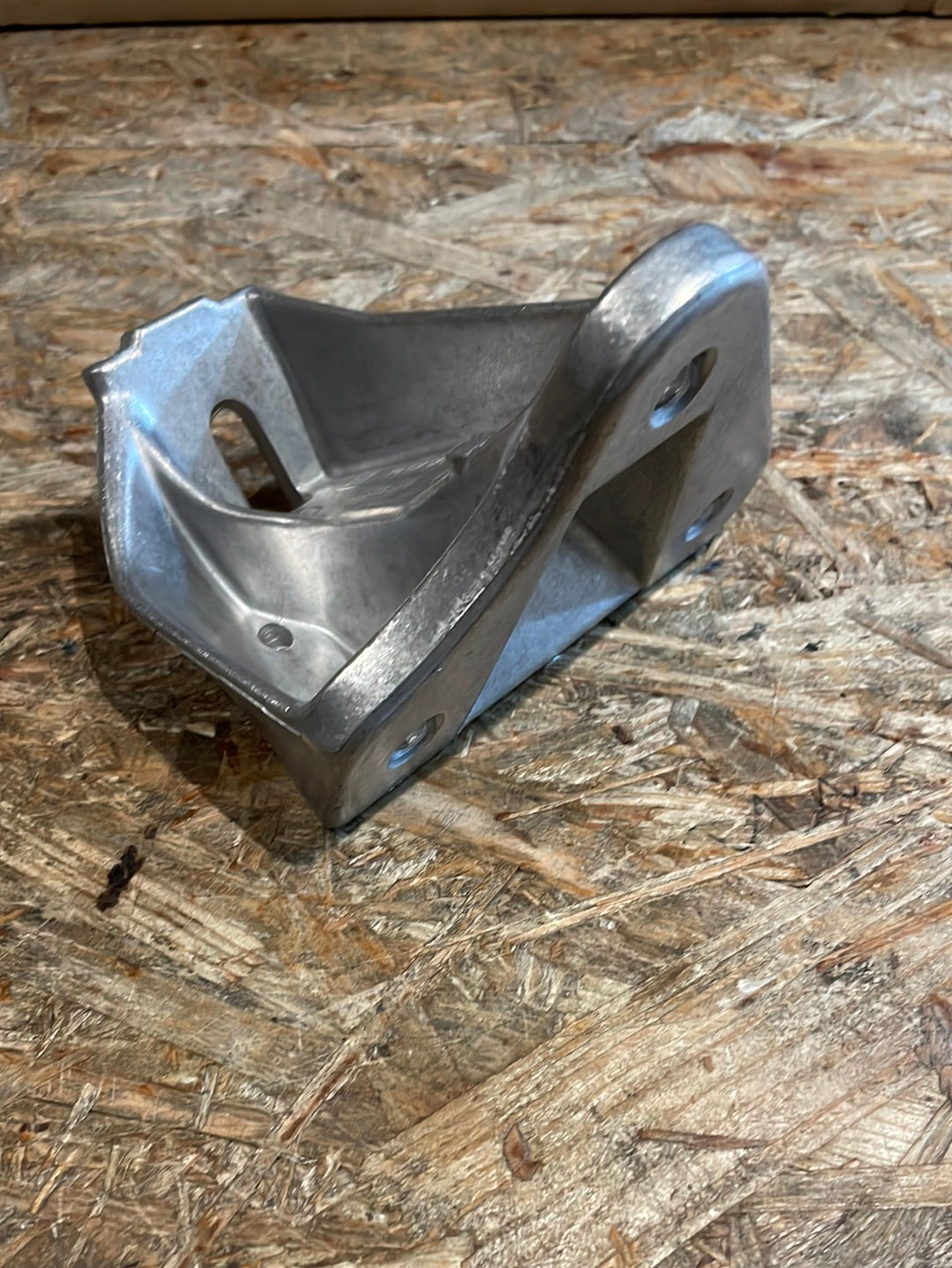 Original GM Opel Senator A 23TD Motorhalterung links Neu