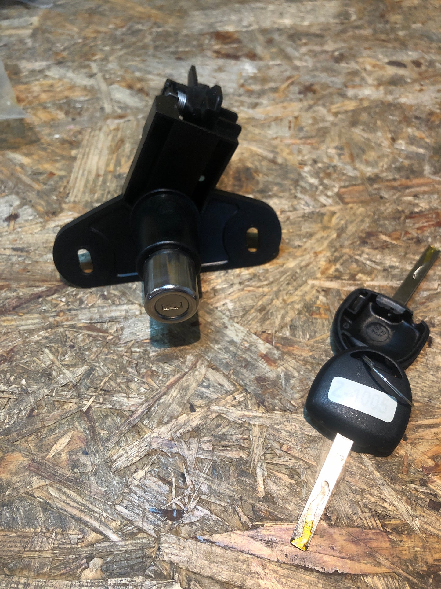 Original GM Opel Zafira C Zylinder und Schlüssel Hintertür Neu