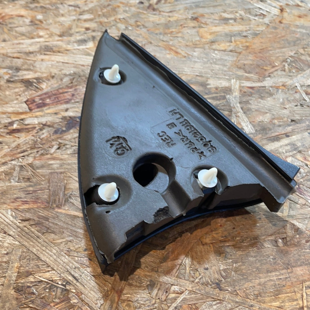 Original GM Opel Astra G Zafira A Einsatzecke innen Vordertür Neu