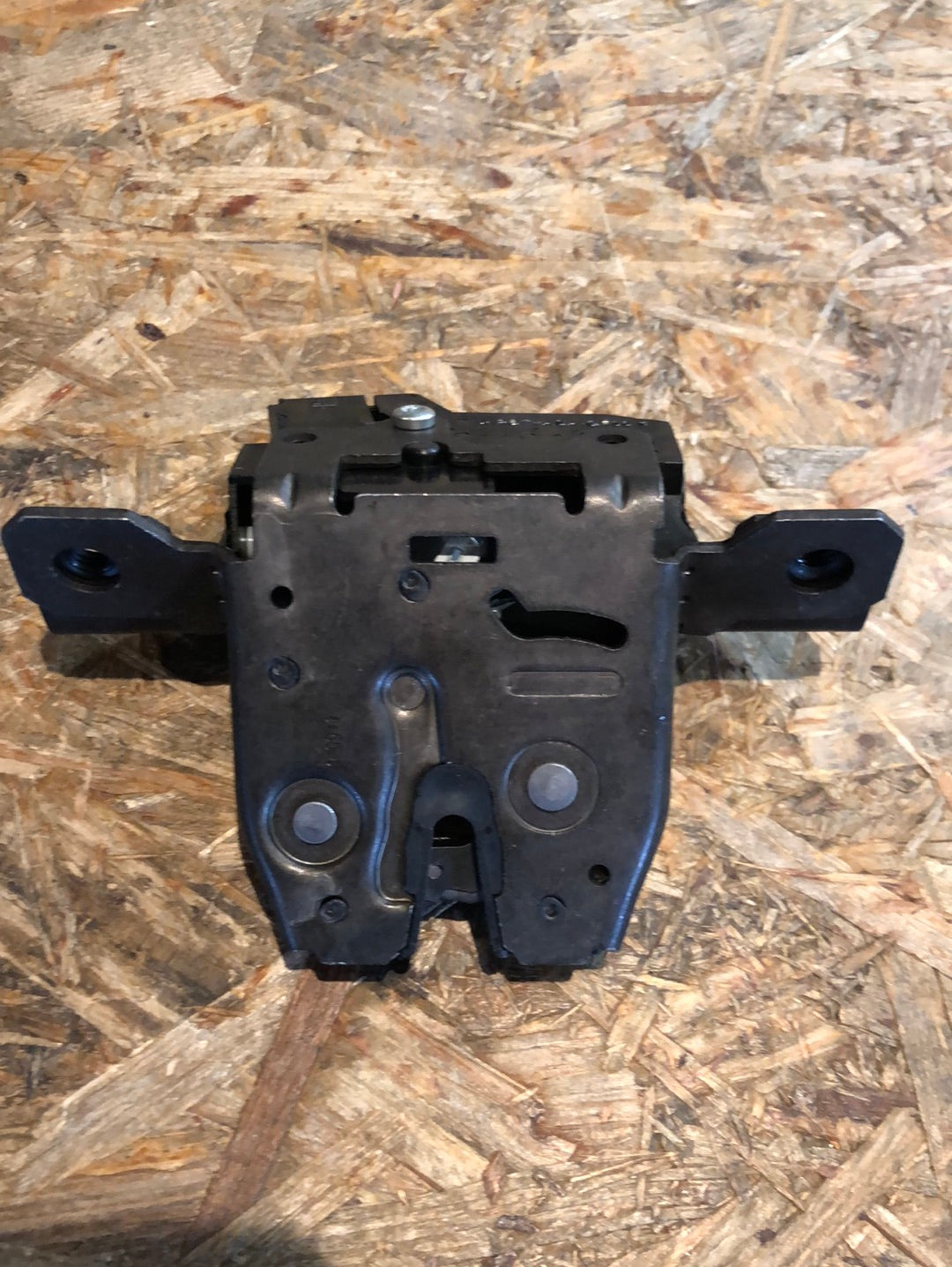 Original GM Opel Astra J Kombi Heckklappenschloss Neu