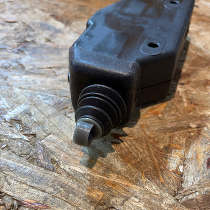 Original GM Opel Omega B Corsa A/B Tigra A Kadett E Verstärker Zentralverriegelung Neu