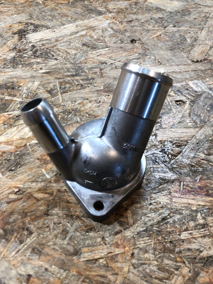 Original GM Opel Insignia A Astra J Anschlussstück Wasseranschluss Neu