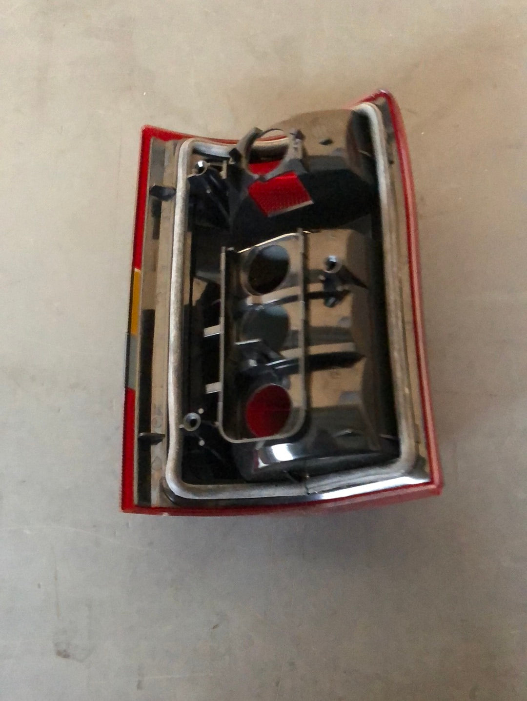 Original GM Opel Omega A Heckleuchte rechts Neu