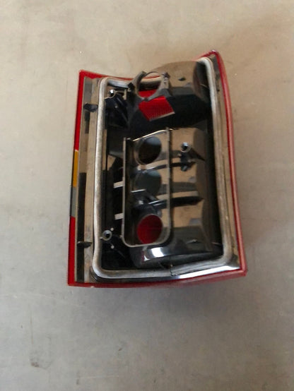 Original GM Opel Omega A Heckleuchte rechts Neu