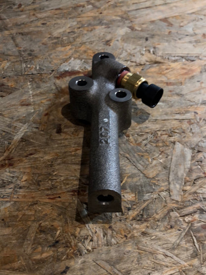 Original GM Opel Monterey 3.0 TD Benzineinspritzung Adapter Rücklauf Neu